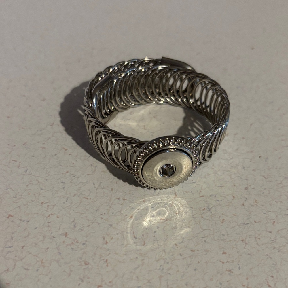 Elegant Silver Snap collection adjustable cuff bracelet